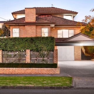 New listing! 🏘
2a Hopetoun Grove Ivanhoe

When the directors Aunty needed a part style 💁🏼‍♀️ this house has been in the family for many many years and we had the pleasure of getting it ready for sale.