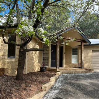 Expansive family home surrounded by over an acre of bushland to create a truly magical place 💙🌳 Oh!! And cute goats at your back fence!! 🐐 Styled by @zooshpropertystyling #zooshpropertystyling #zooshinteriors #zoosh #property #realestate #propertystyling #homestaging #stagedhomes #styling #interior #design #hirefurniture #sellinghouses #newlisting #sellinghousesaustralia #propertymelbourne #homestagingmelbourne #realestatemelbourne #melbourne #interiorstyling #style @realestate_com_au @domain_melbourne @jelliscraig @tomkurtschenko_jelliscraig @mandyberenyi